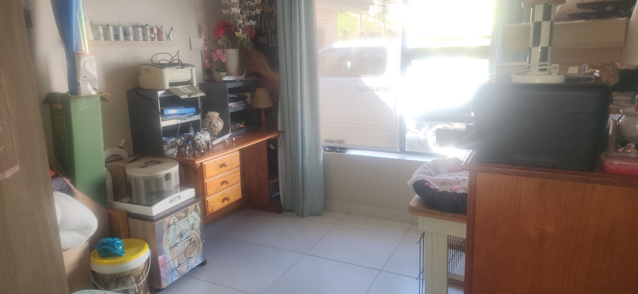 6 Bedroom Property for Sale in Dana Bay Western Cape